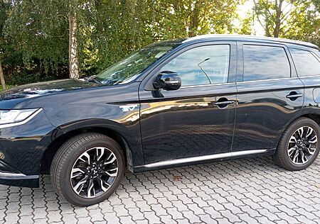 Mitsubishi Outlander PHEV SUV 4x4