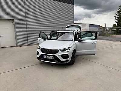 Cupra Ateca 2.0 TSI 221kW  DSG/AHK/Akra/Pano/Beats