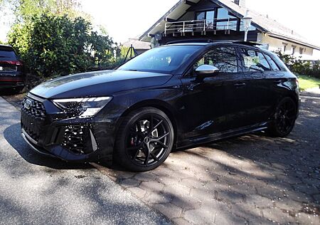 Audi RS3 Sportback FACELIFT!! MMI/MATRIX/PANO/Abgas/