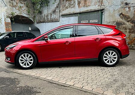 Ford Focus Lim. Titanium*Navi*AHK*