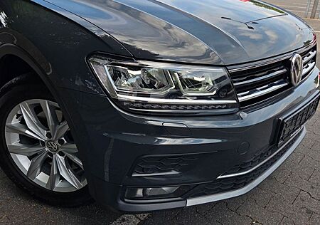 VW Tiguan Volkswagen Highline239PS-4X4*STANDHEIZ+LEDER+LED+NAV