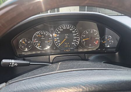 Mercedes-Benz S 320