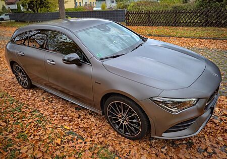 Mercedes-Benz CLA 250 Shooting Brake CLA 250 e SB AMG Sport designo Night Burm AHK