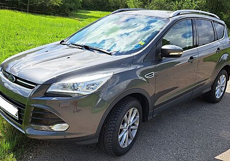 Ford Kuga Titanium, 2,0 TDCi, Allrad 4X4, AHK, Panora