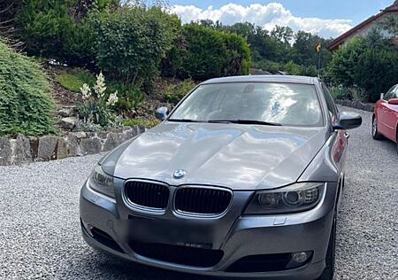 BMW 320i Edition Exclusive Edition Exclusive