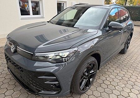 VW Tiguan Volkswagen 2.0 4M/Matrix/Pano/AHK/HUD/Full!
