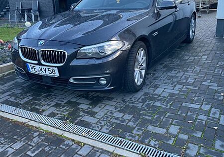 BMW 530d xDrive Touring A -