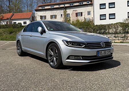 VW Passat Volkswagen 2.0 TDI SCR 140kW DSG Highline Highline