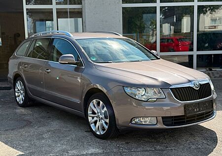 Skoda Superb 3.6 V6 4x4*1.Hand-Navi-Xenon-SERVICE NEU*
