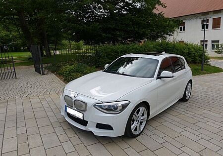 BMW 125d -M-Packet / Adaptives Sport Fahrwerk / Voll