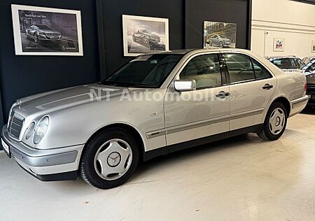 Mercedes-Benz E 240 Lim. Classic Automatik Klima PDC 1-Hand