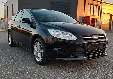 Ford Focus 1,0 EcoBoost 74kW Ambiente Turnier Amb...