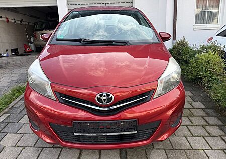 Toyota Yaris Life