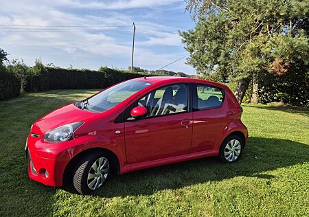 Toyota Aygo (X) Aygo (X) 1,0-l-VVT-i -gepflegter Zustand
