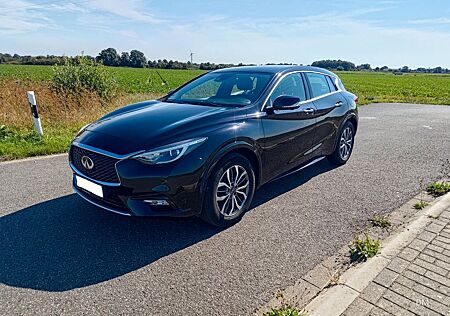 Infiniti Q30 1.5d Neu TUV und Sehr gepflegt