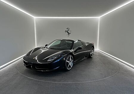 Ferrari 458 Spider / Nero Daytona / Approved