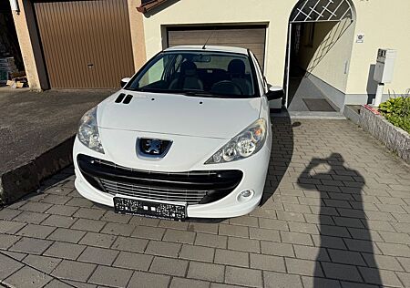 Peugeot 206 + 1.1 60 - mit Neuen Tüv