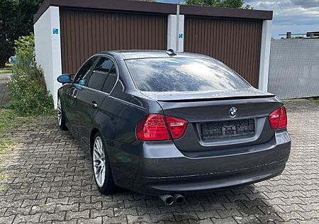 BMW 325i E90