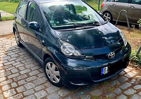 Toyota Aygo (X) Aygo (X) 1,0-l-VVT-i Cool - TÜV (11.26) NEU!!!