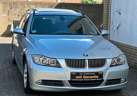 BMW 325i Touring Voll Automatik NAVI LEDER 1.Hand