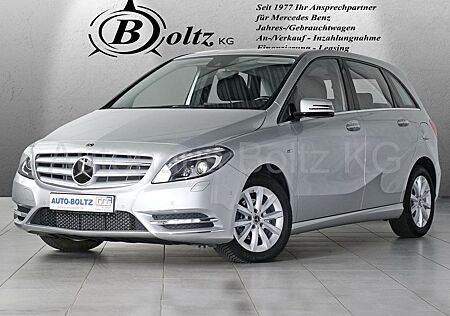 Mercedes-Benz B 180 Klimaa. BiX ILS Navi Parkass. Kamera