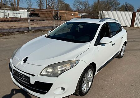 Renault Megane III Grandtour Luxe LEDER NAVI PDC 17" ALU