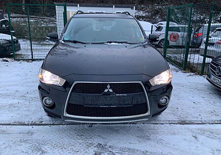 Mitsubishi Outlander 2.2 4WD Diesel, Schaltgetriebe, Xenon