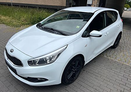 Kia Cee'd / Ceed 1.6 GDI Vision *2.Hand*