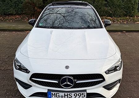 Mercedes-Benz CLA 180 Shooting Brake - AMG Line