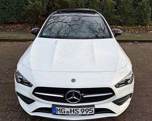 Mercedes-Benz CLA 180 Shooting Brake - AMG Line