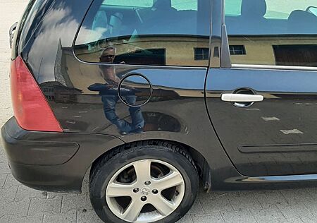 Peugeot 307 1.6 16V 110 -