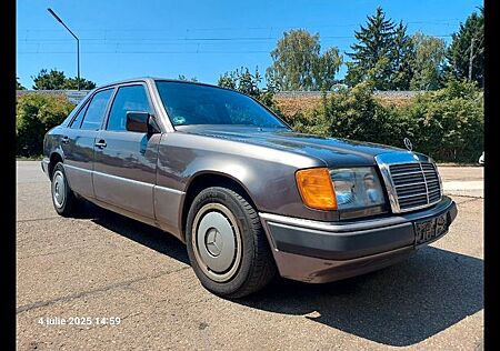 Mercedes-Benz 200
