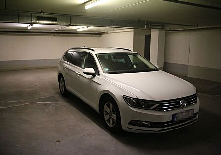 VW Passat Variant Volkswagen 1.8 TFSI Autom., ACC, Standheiz.