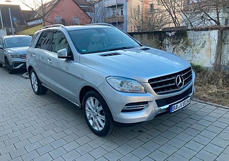 Mercedes-Benz ML 500 4MATIC - AHK AIRMATIC 100% MB-SCHECKHEFT