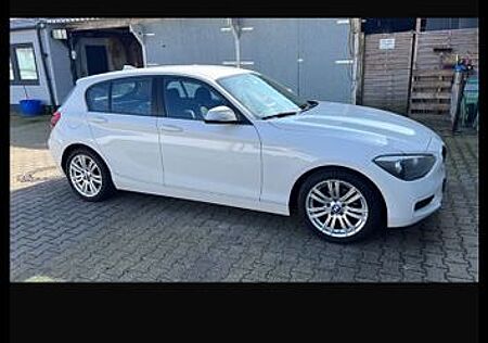 BMW 114i -