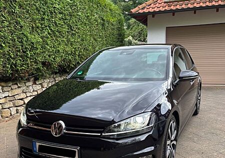 VW Golf Volkswagen 1.4 TSI 92kW DSG BMT Highline (R-Line)
