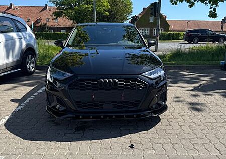 Audi A3 30 TFSI Sportback - Maxton / 1.Hand/ Garantie