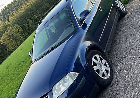 VW Passat Variant Volkswagen 1.6 Basis Variant Basis