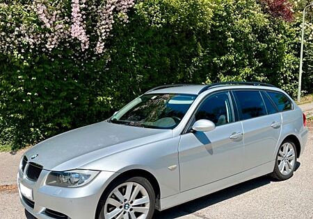 BMW 320d touring - Automatik - 10" Navi