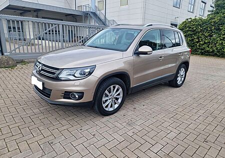 VW Tiguan Volkswagen Sport & R-Line-Paket Exterieur Pano Leder