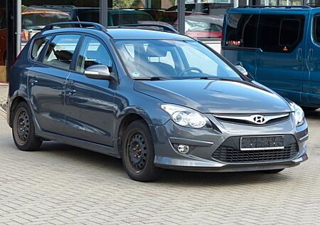 Hyundai i30 CW blue 1.6 CRDi/TÜV/KLIMA/SITZHEIZUNG
