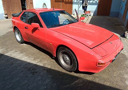 Porsche 944