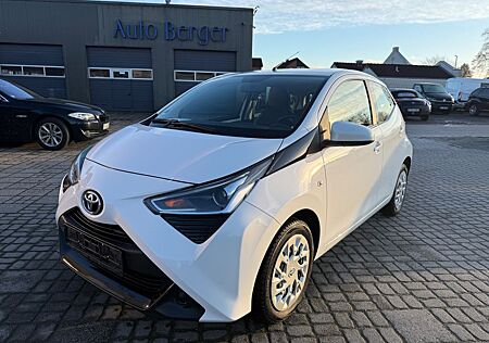 Toyota Aygo (X) -play 1.0 Kamera-Navi-1 Hand