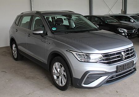 VW Tiguan Allspace Volkswagen 1.5 TSi Life DSG Navi LED 7-Sitz