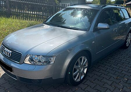 Audi A4 Avant 1.8T | S-line | VB | Scheckheft
