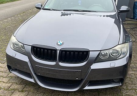 BMW 330d M packet ab Werk shadowline