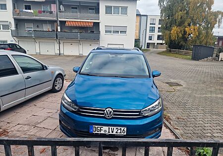 VW Touran Volkswagen 2.0 TDI SCR DSG IQ.DRIVE IQ.DRIVE