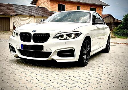 BMW 240 M240i alpinweiss