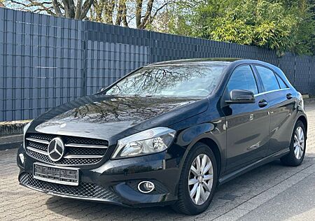 Mercedes-Benz A 180 BlueEfficiency + STYLE + T. LEDER + II. HD