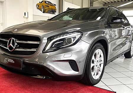 Mercedes-Benz GLA 200 CDI Urban BiXenon AHK NAVI Kam PDC